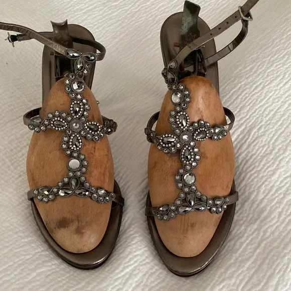 Ramon Tenza Fancy Evening Sandal Size 11.  Smoky gemstones.  One heel has scuff. - Picture 2 of 6